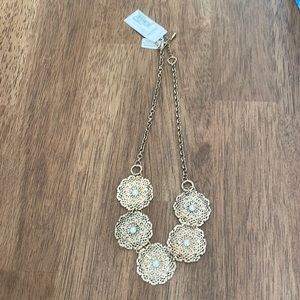 NWT glam BP vintage style necklace